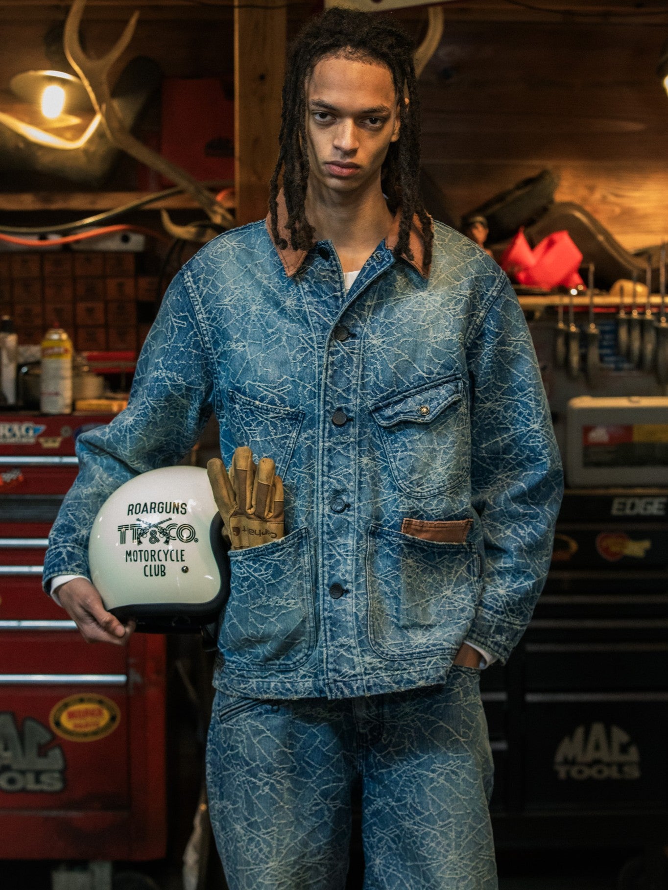 Load image into Gallery viewer, SPIDER JAQUARD DENIM JACKET / BLUE