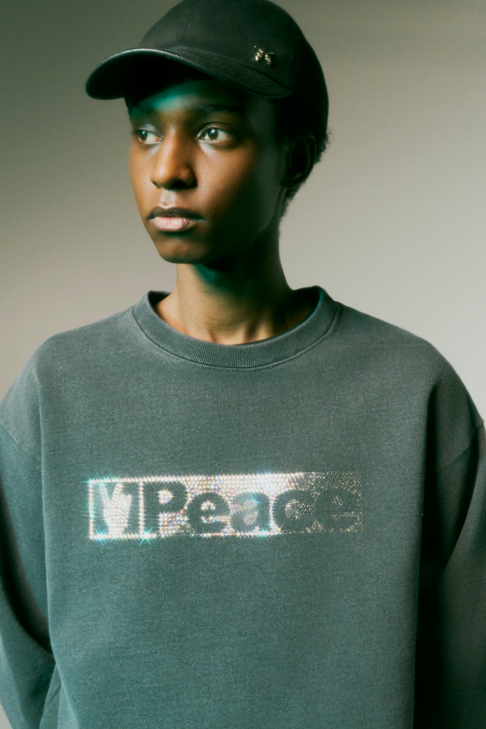 画像をギャラリービューアに読み込む, PEACE CRYSTAL SWEATSHIRT / BLACK
