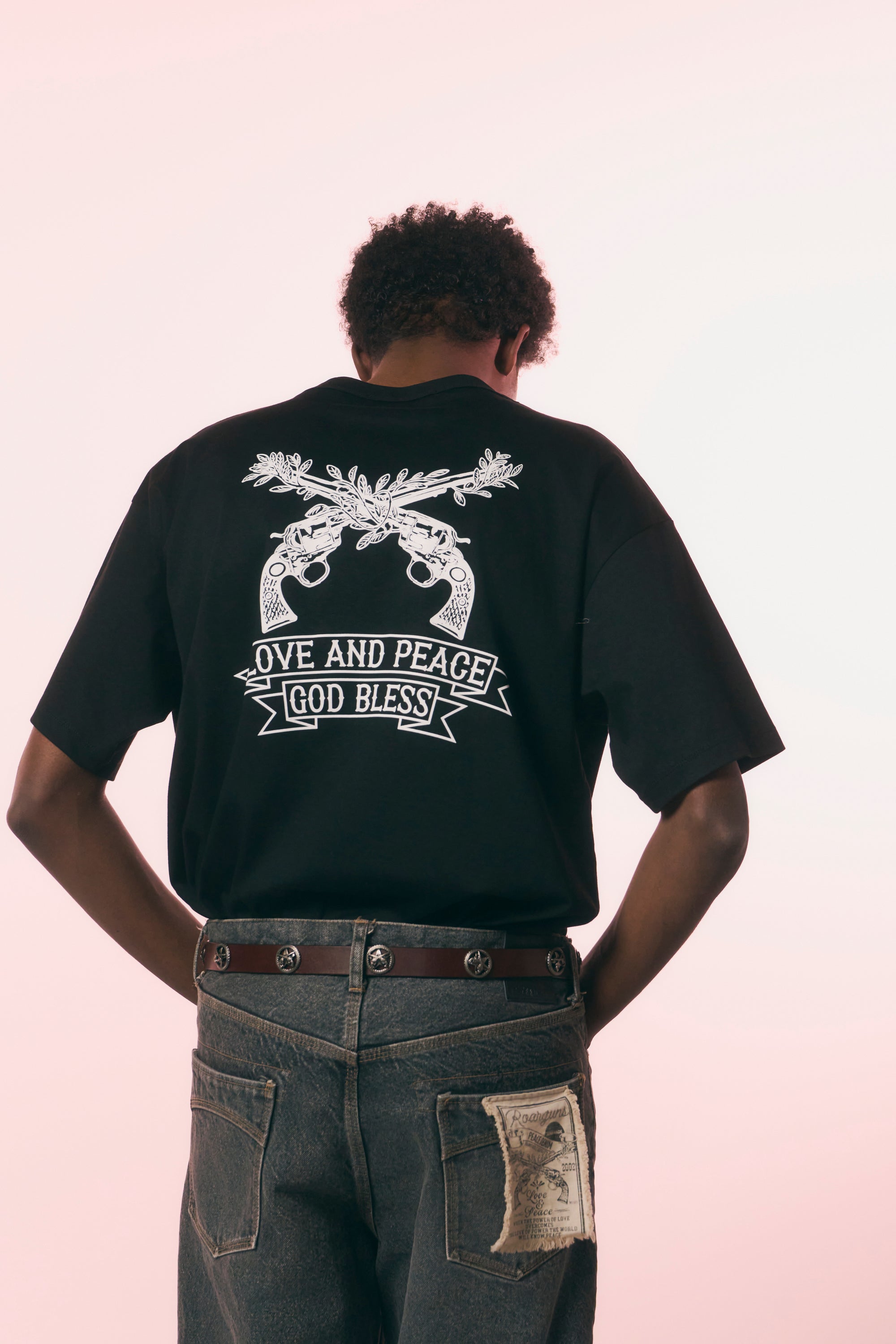 画像をギャラリービューアに読み込む, OLIVE TREE CROSSGUN T-SHIRT / BLACK