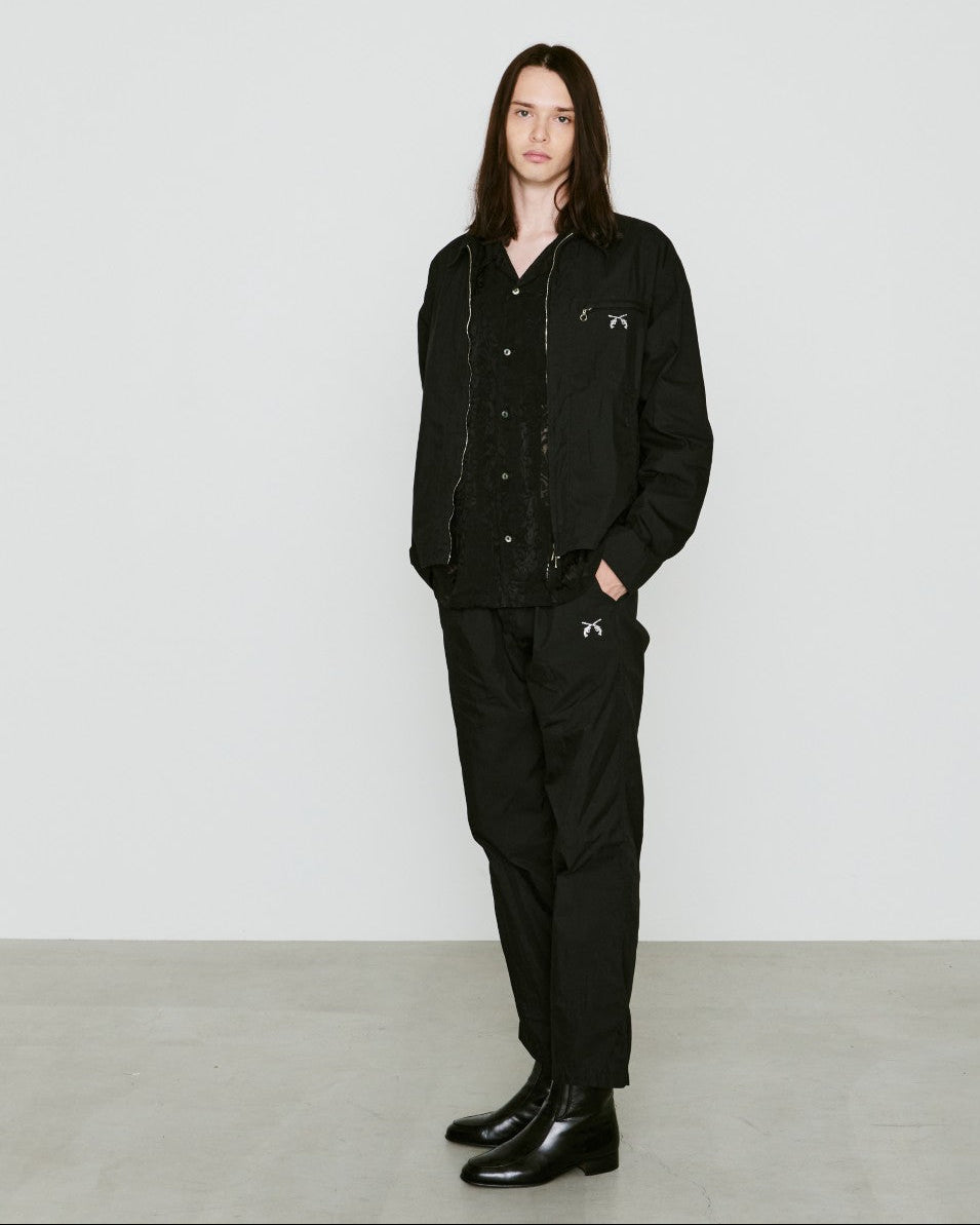 画像をギャラリービューアに読み込む, COTTON NYLON GABADINE TUCK PANTS / BLACK