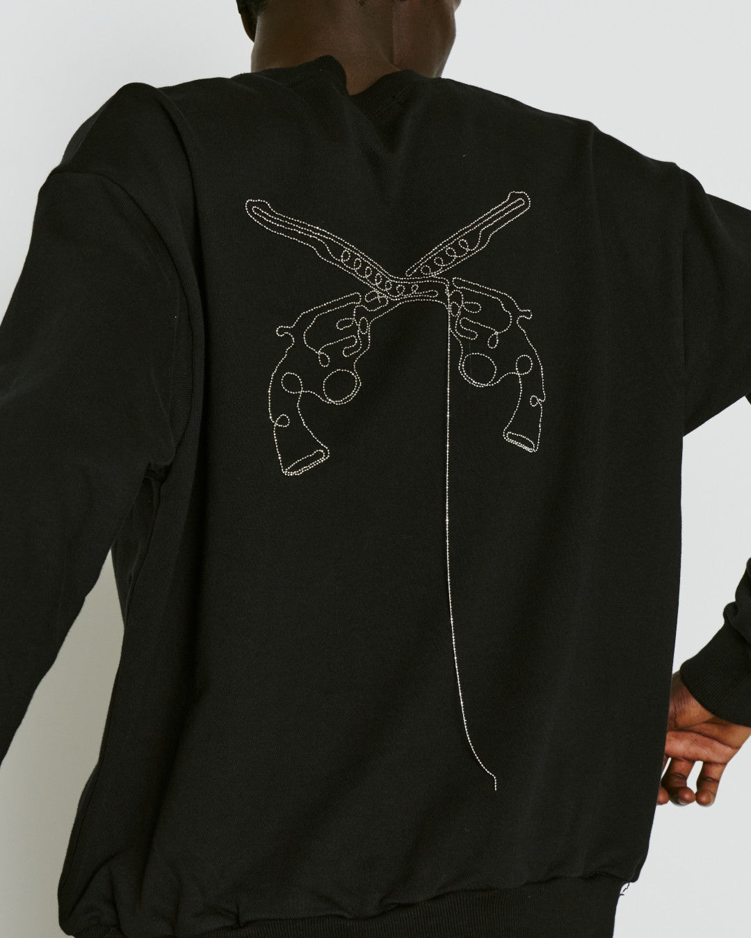 Load image into Gallery viewer, BALL CHAIN CROSSGUN EMBROIDERY SWEAT / BLACK