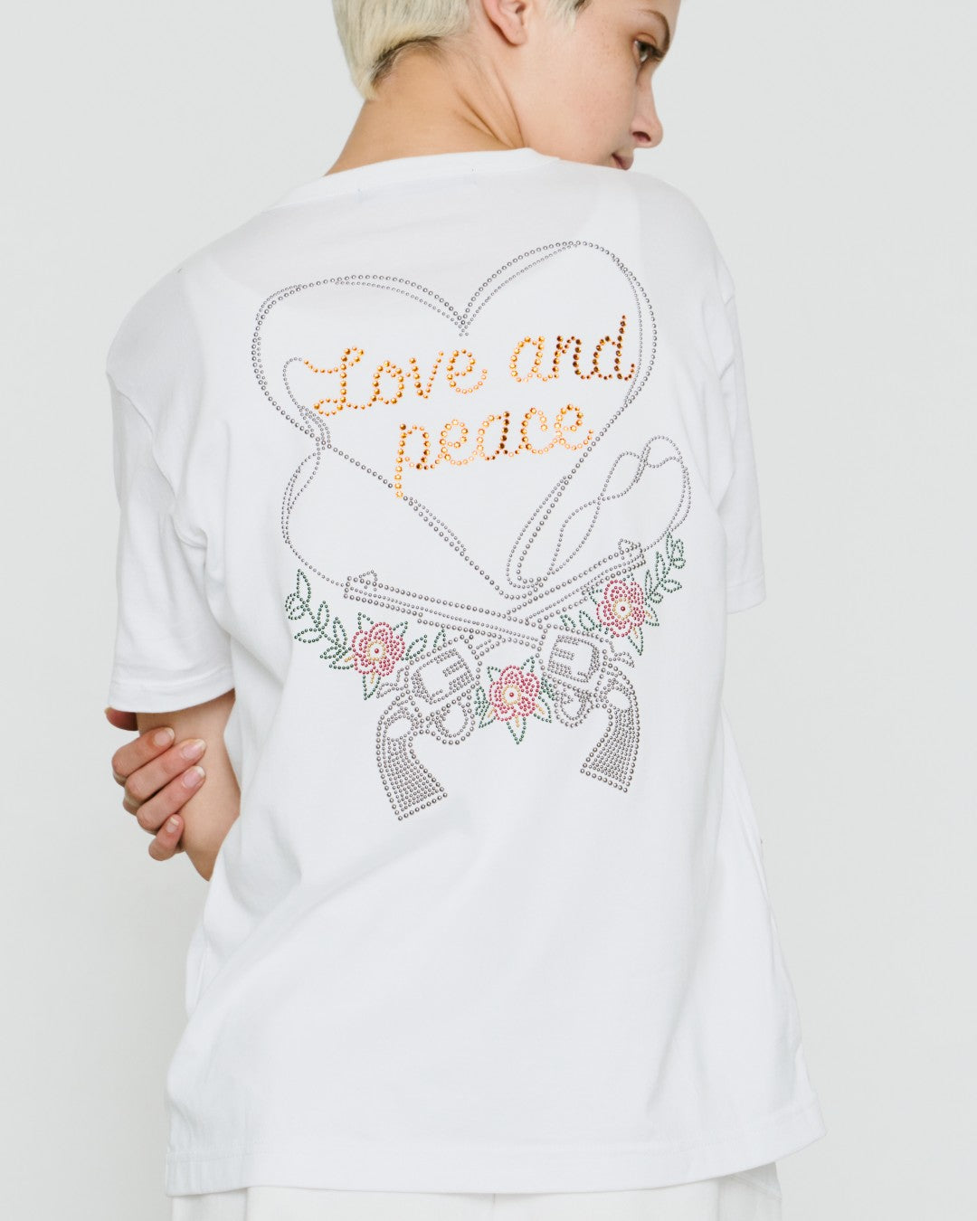 画像をギャラリービューアに読み込む, WOMENS HEART CROSSGUN T-SHIRT / WHITE