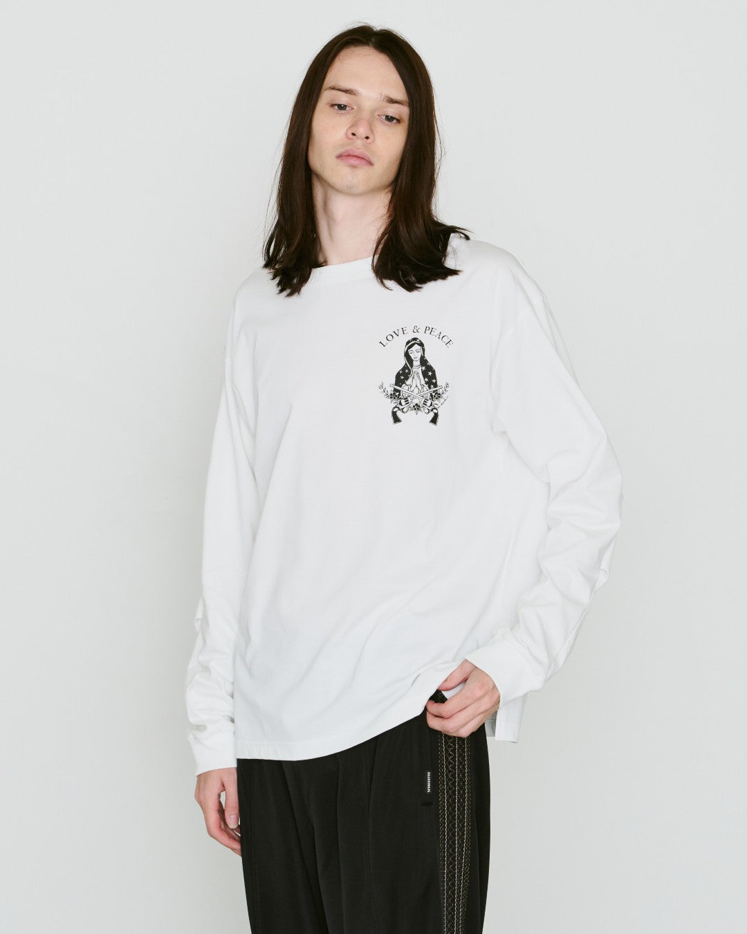 Load image into Gallery viewer, MARIA PRINT L/S T-SHIRT / WHITE