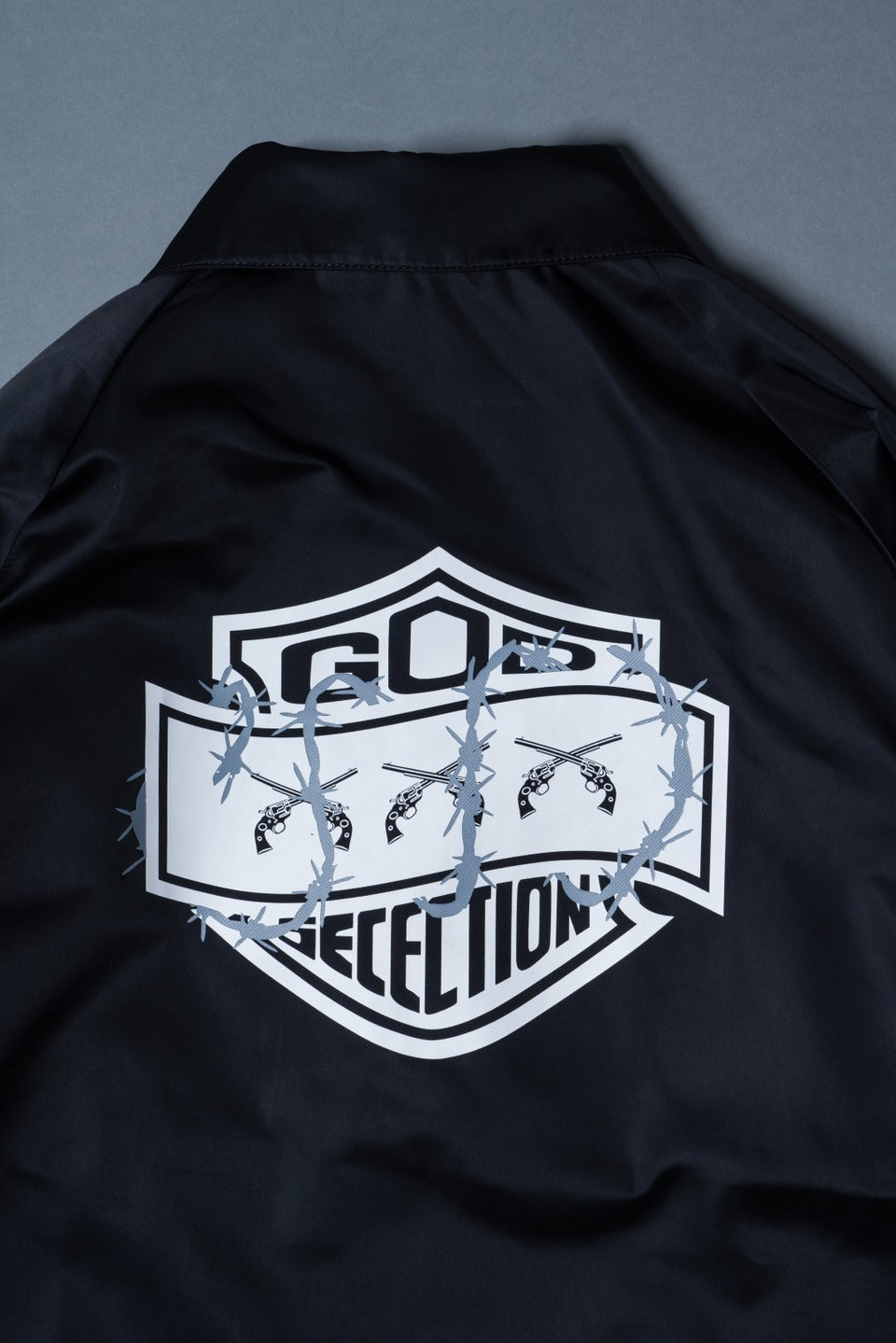 将图片加载到图库查看器，TRIPLE GUNS EMBLEM COACH JACKET / BLACK