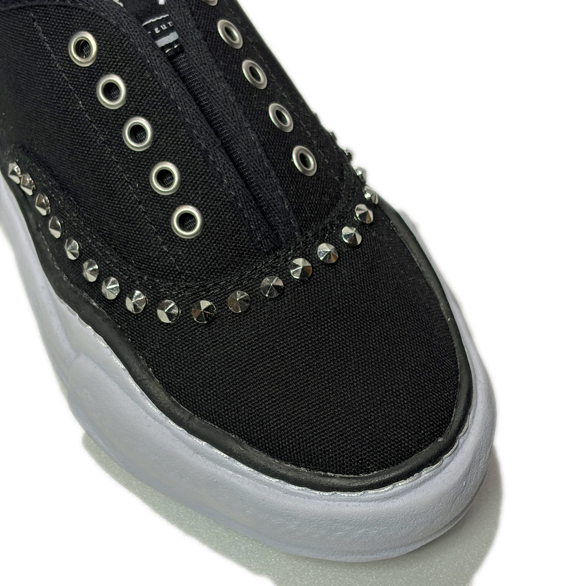 Maison MIHARA YASUHIRO "BAKER" STUDS SLIP-ON SNEAKERS / BLACK x WHITE