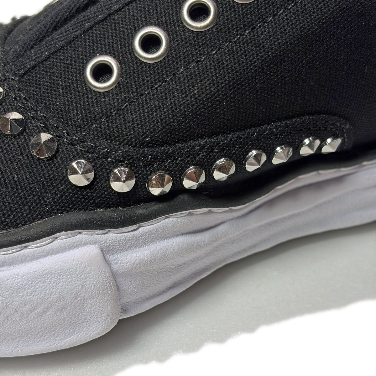 Maison MIHARA YASUHIRO "BAKER" STUDS SLIP-ON SNEAKERS / BLACK x WHITE