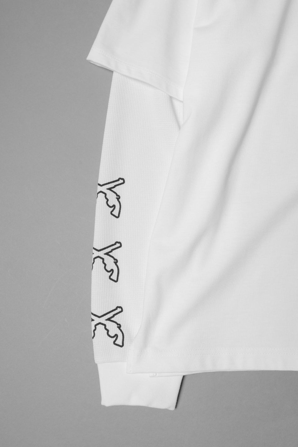 Load image into Gallery viewer, CIRCLE LOGO LAYERED T-SHIRT / WHITE