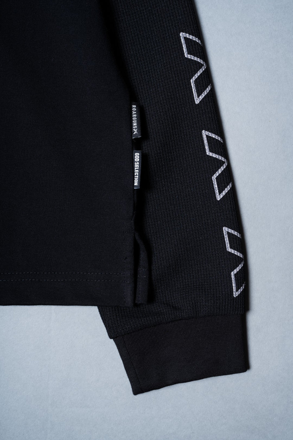 将图片加载到图库查看器，CIRCLE LOGO LAYERED T-SHIRT / BLACK