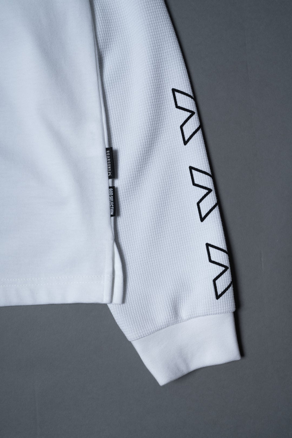 Load image into Gallery viewer, CIRCLE LOGO LAYERED T-SHIRT / WHITE
