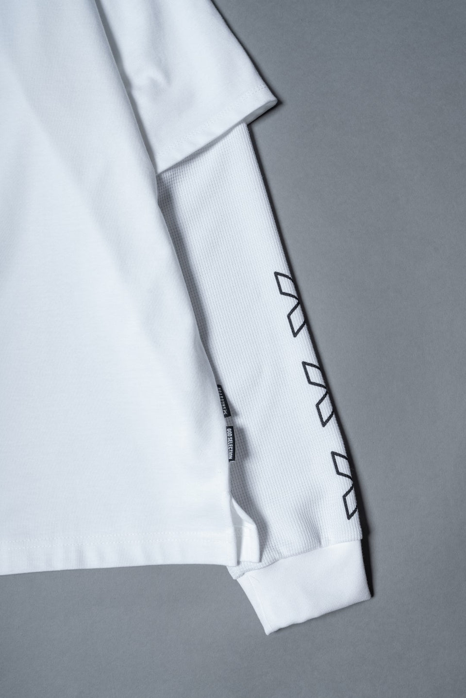 Load image into Gallery viewer, CIRCLE LOGO LAYERED T-SHIRT / WHITE