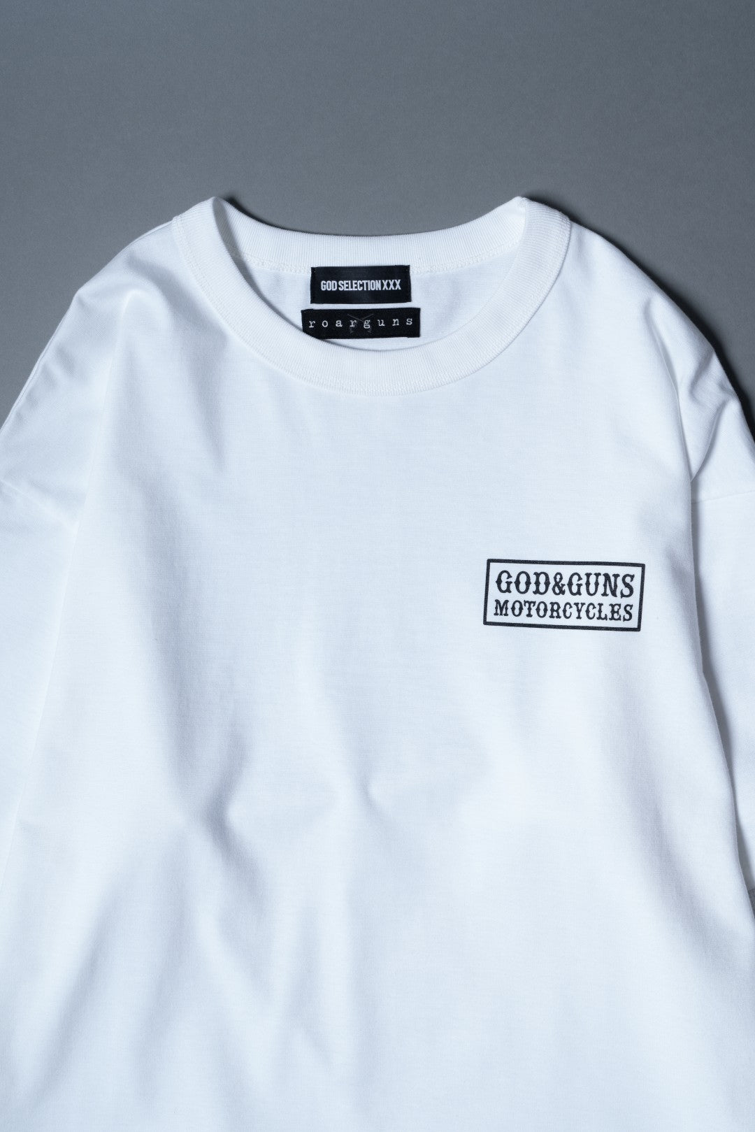 画像をギャラリービューアに読み込む, TRIPLE GUNS EMBLEM LAYERED T-SHIRT / WHITE