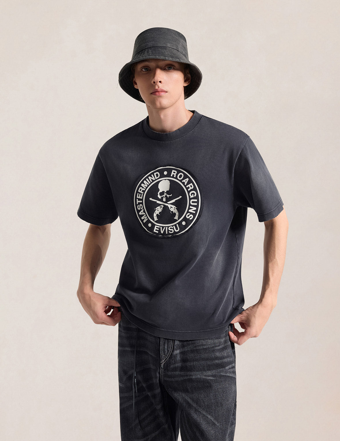 EVISU x mastermind JAPAN x roarguns FRAYED APPLIQUE DAICOCK T-SHIRT