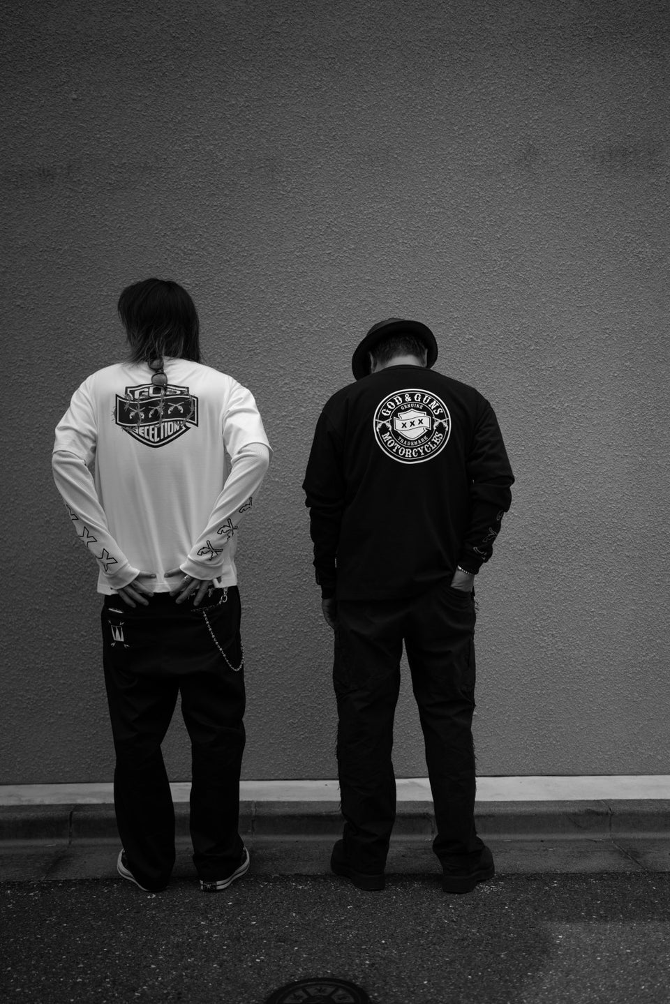 将图片加载到图库查看器，CIRCLE LOGO LAYERED T-SHIRT / BLACK