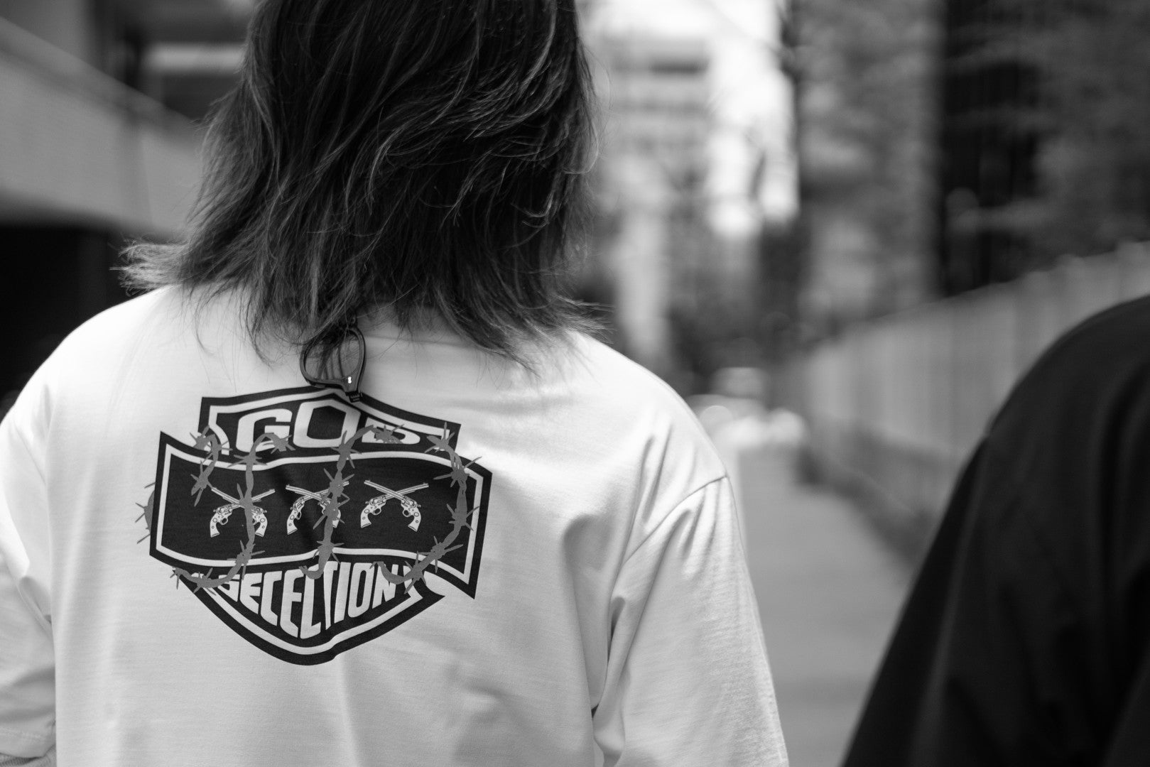画像をギャラリービューアに読み込む, TRIPLE GUNS EMBLEM LAYERED T-SHIRT / WHITE