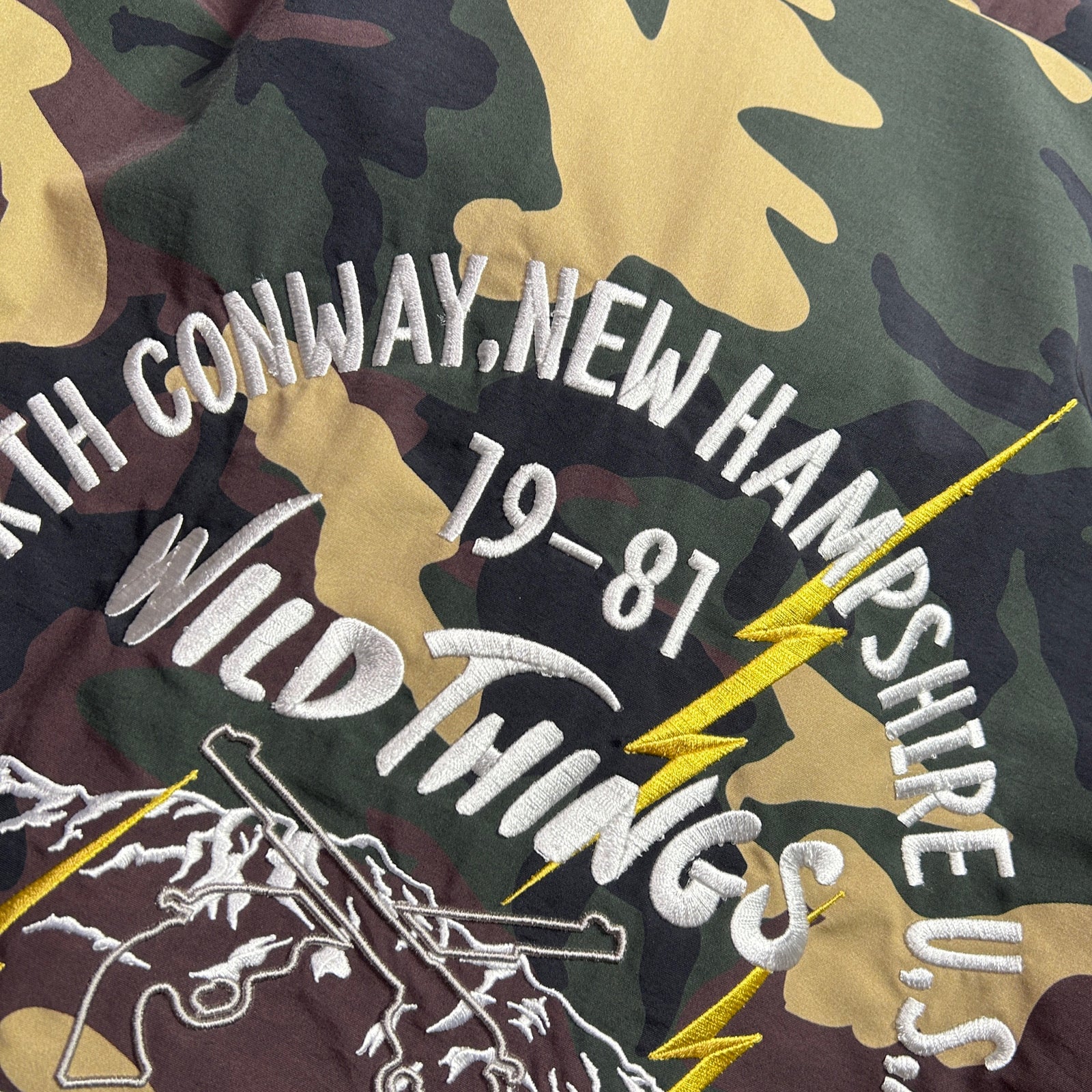 画像をギャラリービューアに読み込む, WILD THINGS DENALI JACKET COLOR EMBROIDERY / CAMO