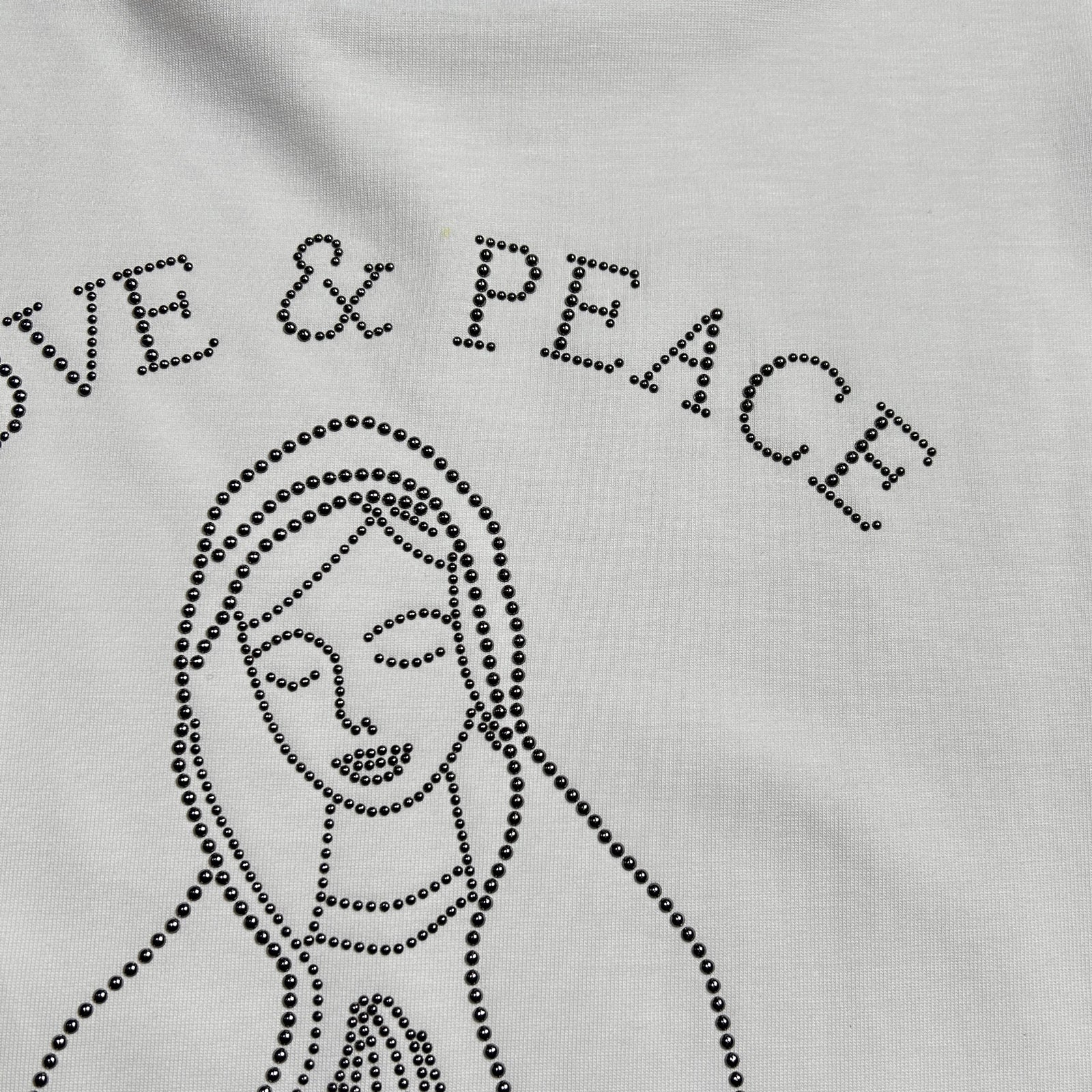 Load image into Gallery viewer, MARIA METAL CROSSGUN T-SHIRT / WHITE