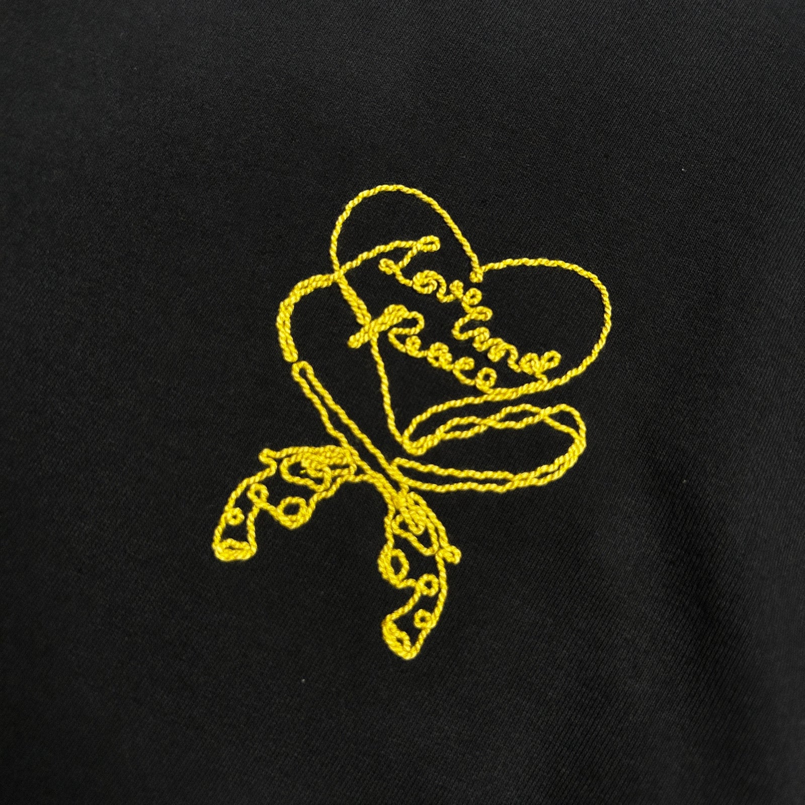 将图片加载到图库查看器，HEART CORD EMBROIDERY T-SHIRT / BLACK*YELLOW