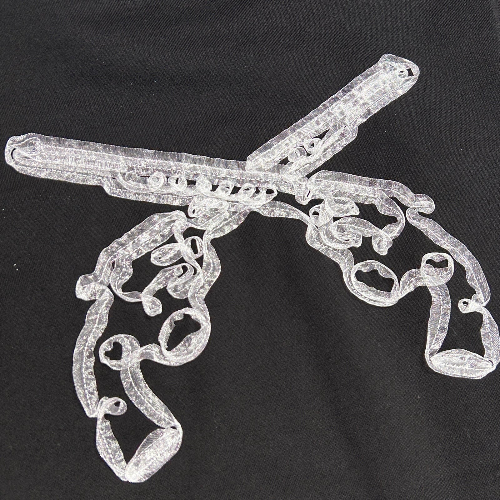 画像をギャラリービューアに読み込む, WOMENS ORGANDY CROSSGUN T-SHIRT / BLACK