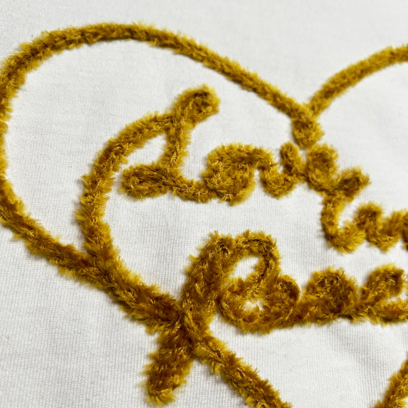 画像をギャラリービューアに読み込む, WOMENS HEART YARN T-SHIRT / WHITE