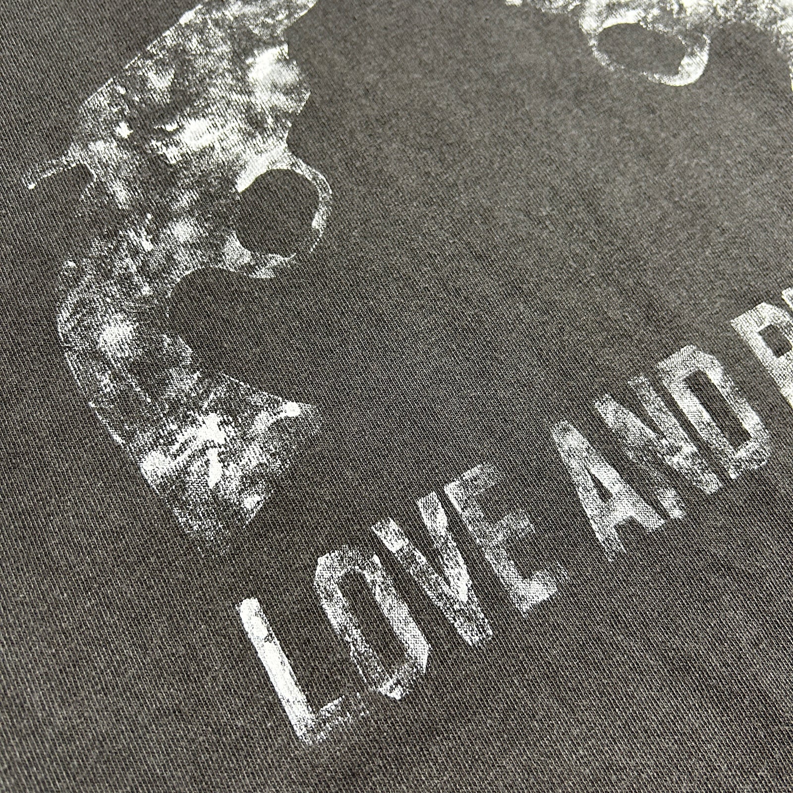 将图片加载到图库查看器，HAND PRINT CROSSGUN T-SHIRT / BLACK*WHITE