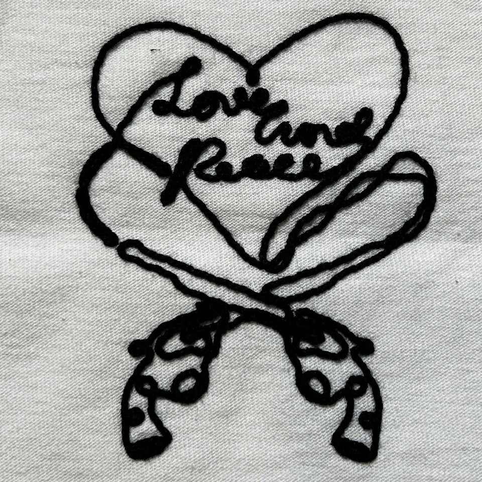 画像をギャラリービューアに読み込む, HEART CORD EMBROIDERY T-SHIRT / WHITE*BLACK