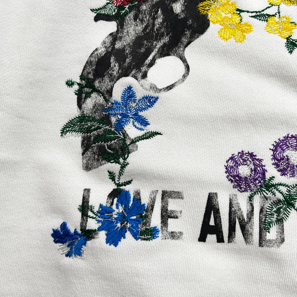 Load image into Gallery viewer, FLOWER CROSSGUN HOODIE / WHITE