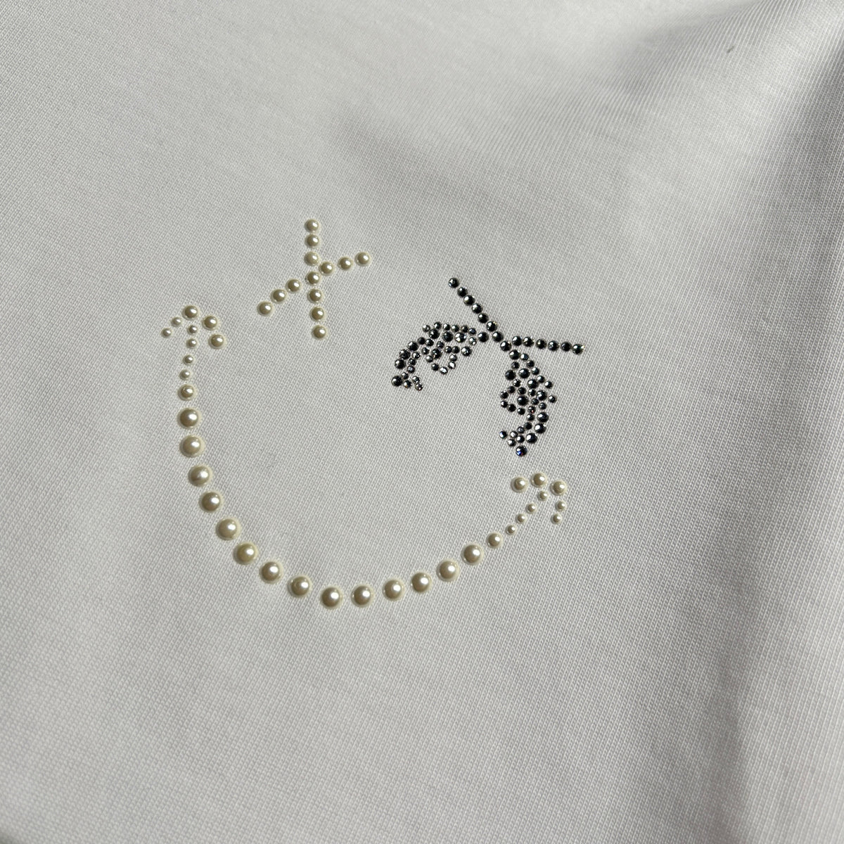 WOMEN SMILE CRYSTAL LONG SLEEVE T / WHITE