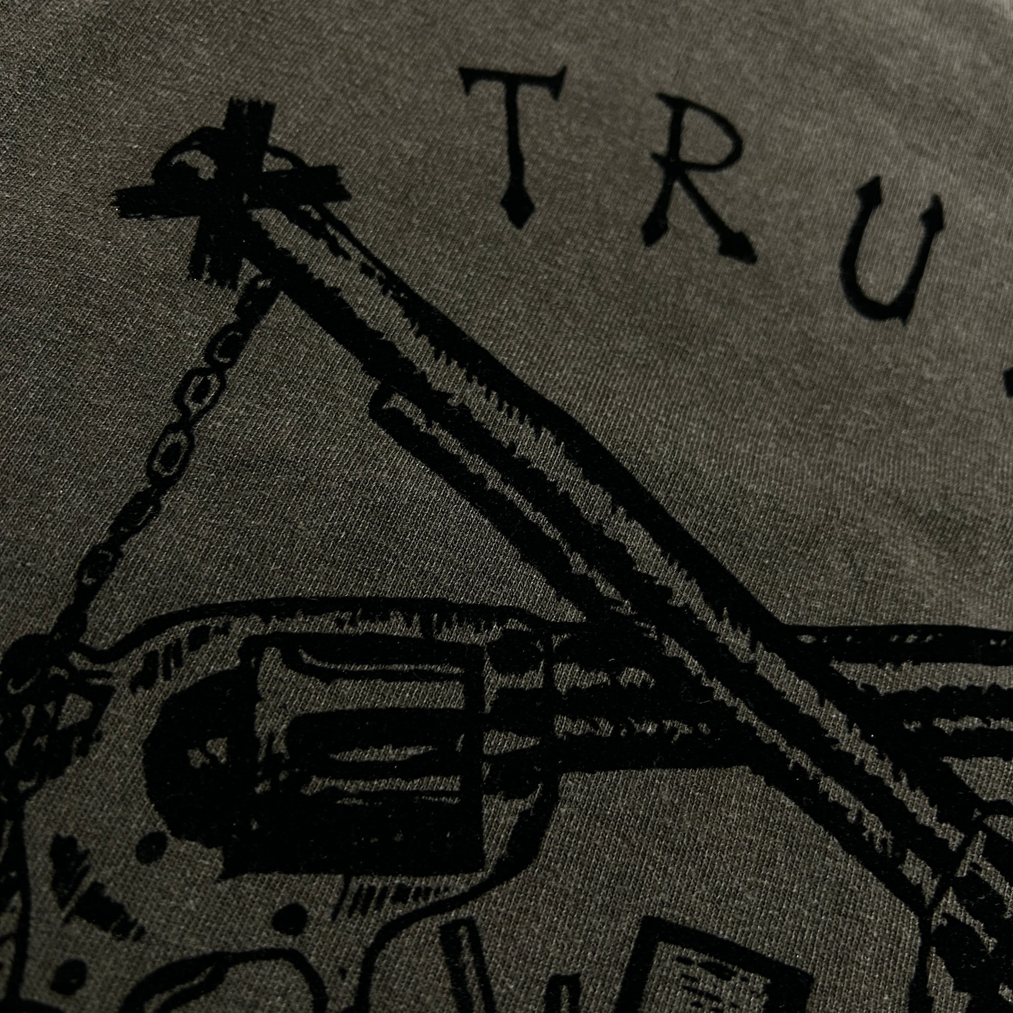 画像をギャラリービューアに読み込む, FROCKY PRINT L/S T-SHIRT / BROWN