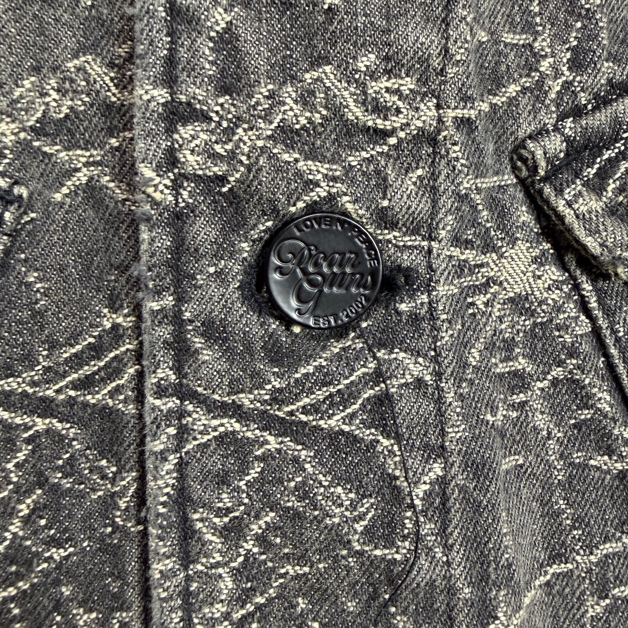 Load image into Gallery viewer, SPIDER JAQUARD DENIM JACKET / BLACK