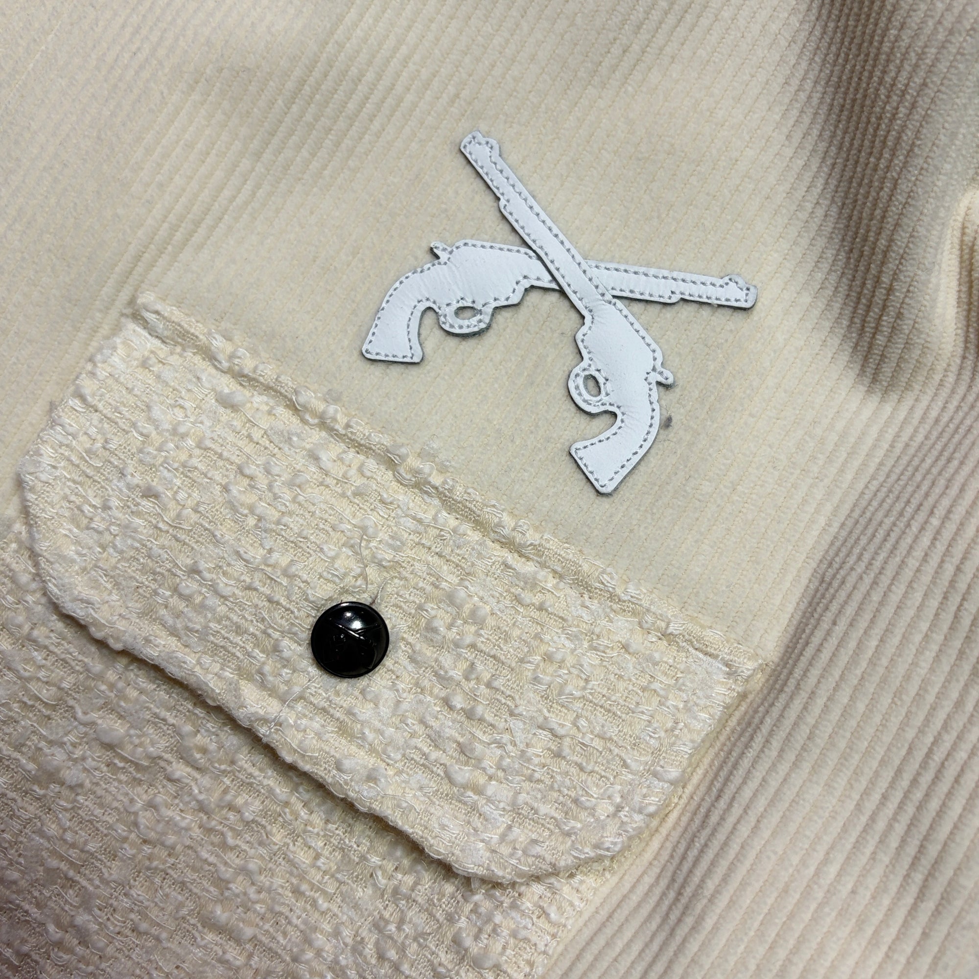 Load image into Gallery viewer, LEATHER PATCH CORDUROY SHIRTS / OFF WHITE