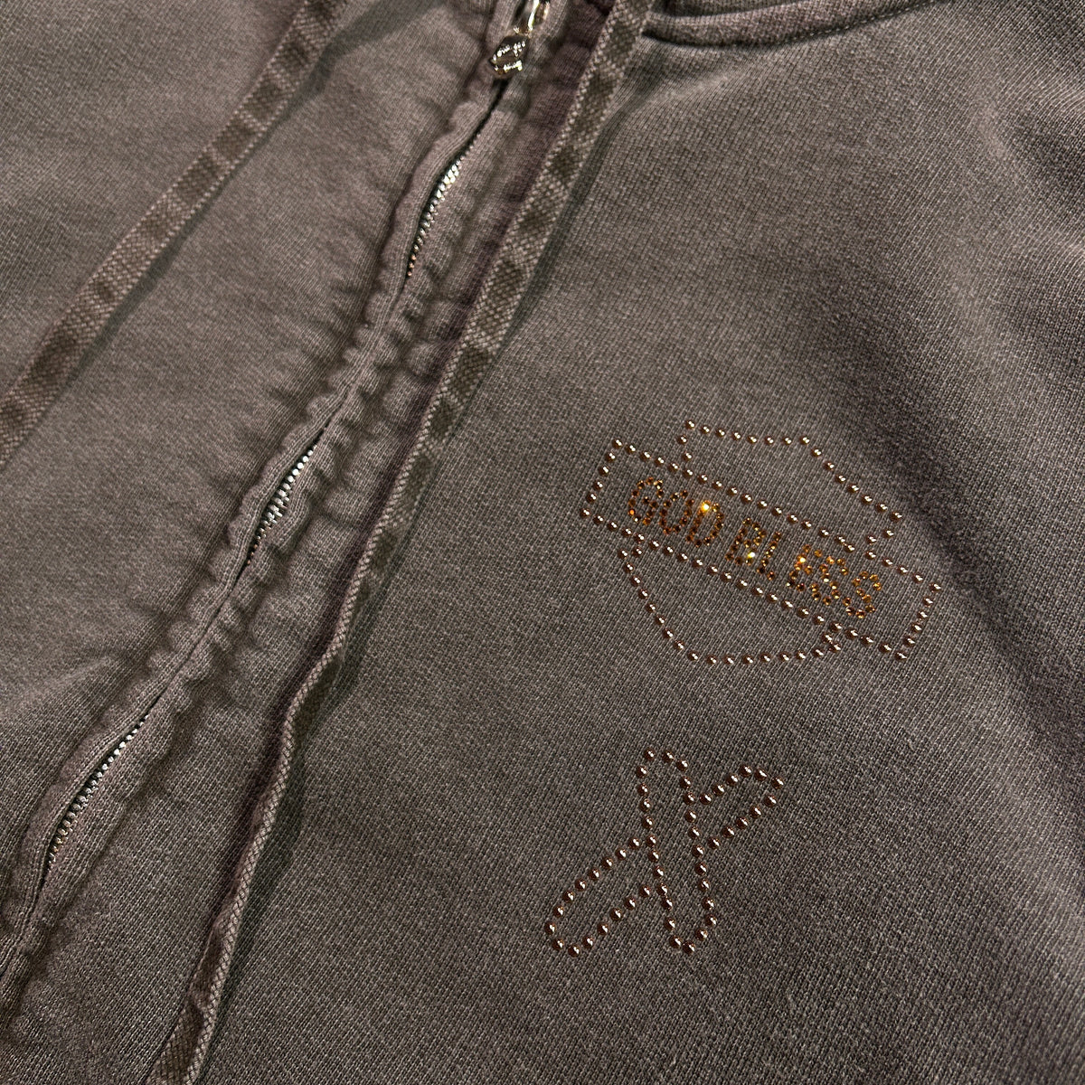 CROSSSGUN CHAIN EMBROIDERY HOODIE / BROWN
