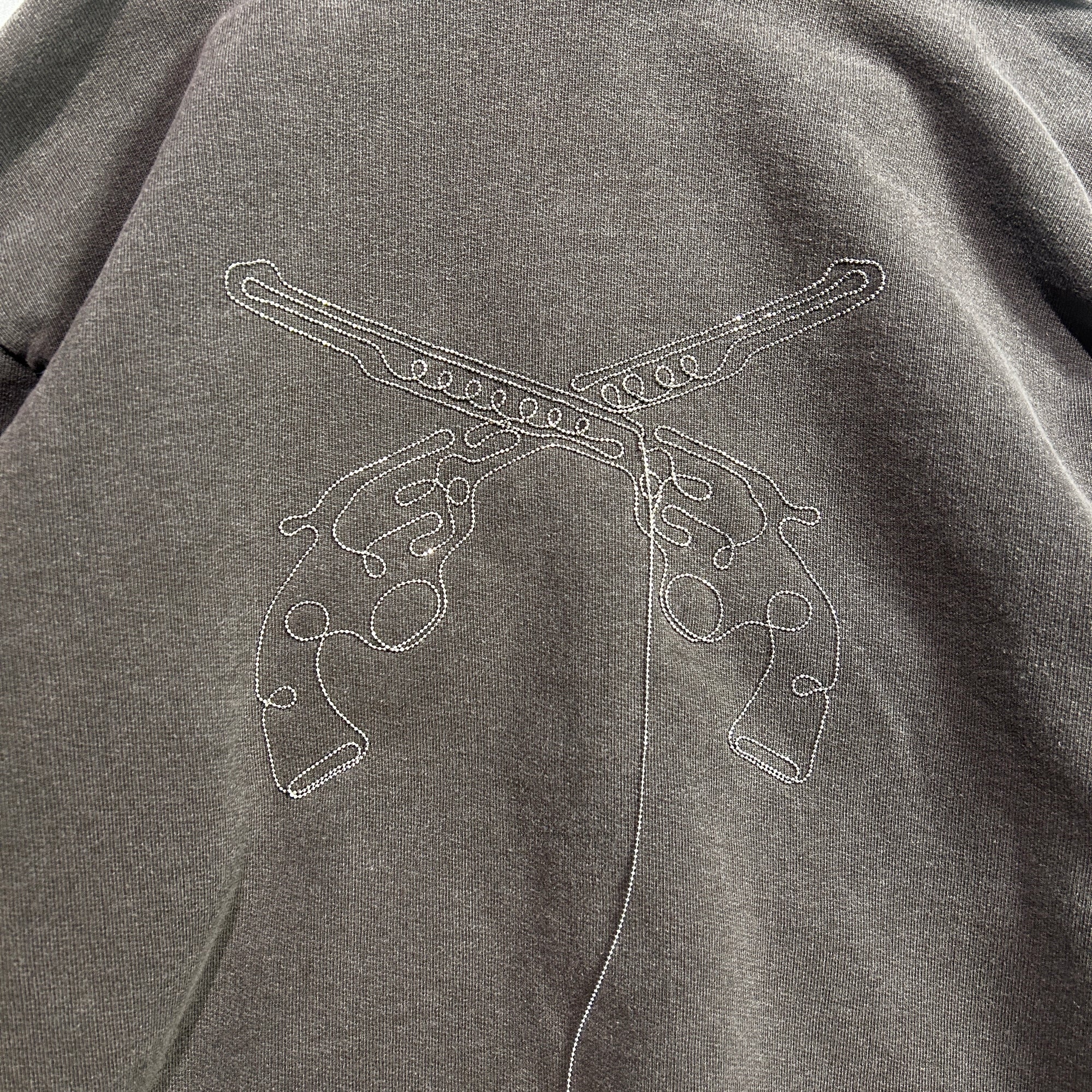 画像をギャラリービューアに読み込む, CROSSSGUN CHAIN EMBROIDERY HOODIE / BROWN