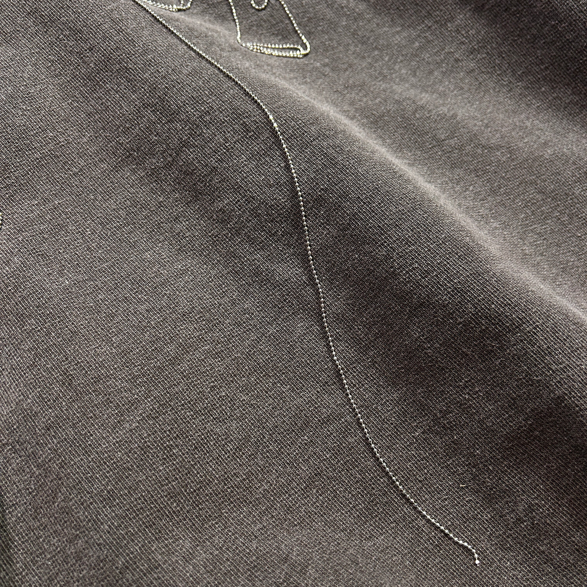 CROSSSGUN CHAIN EMBROIDERY HOODIE / BROWN