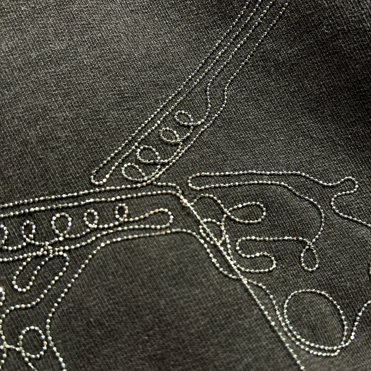 CROSSSGUN CHAIN EMBROIDERY HOODIE / BLACK