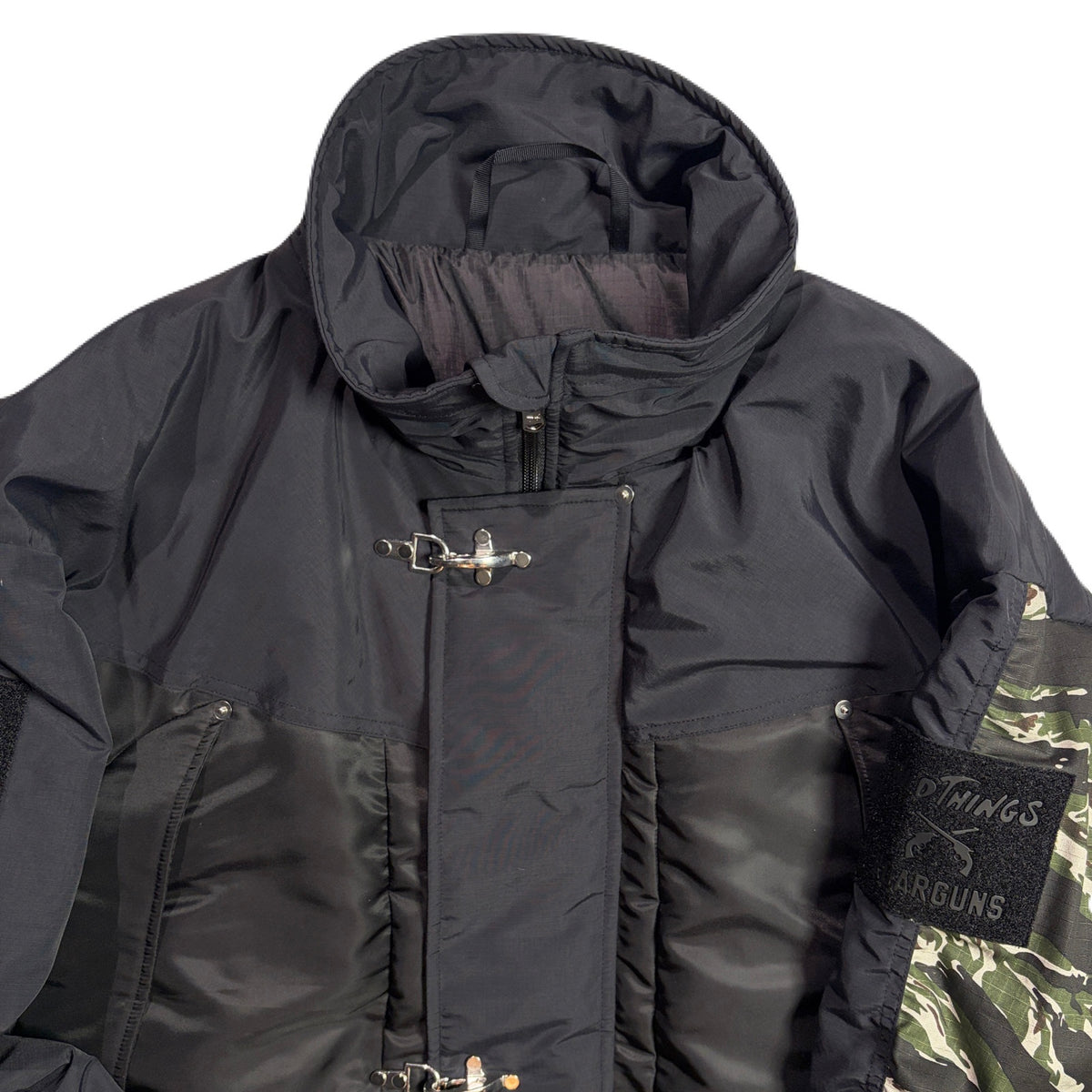 roarguns × WILD THINGS SHORT MONSTER PARKA (PLAIN) / BLACK