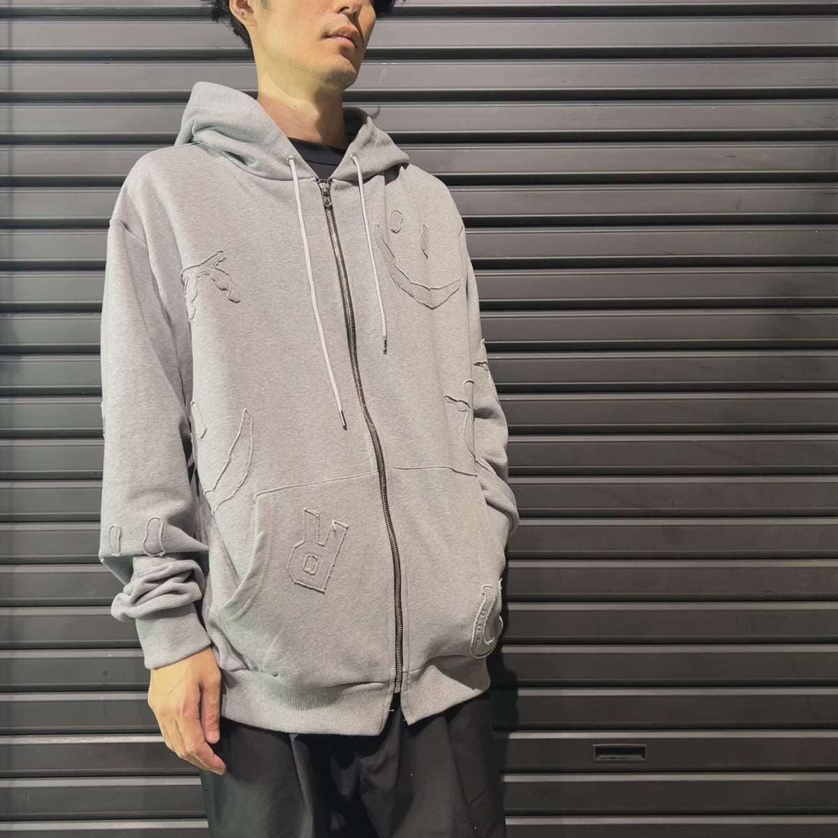 MIX EMBROIDERY PATCH HOODIE / GRAY