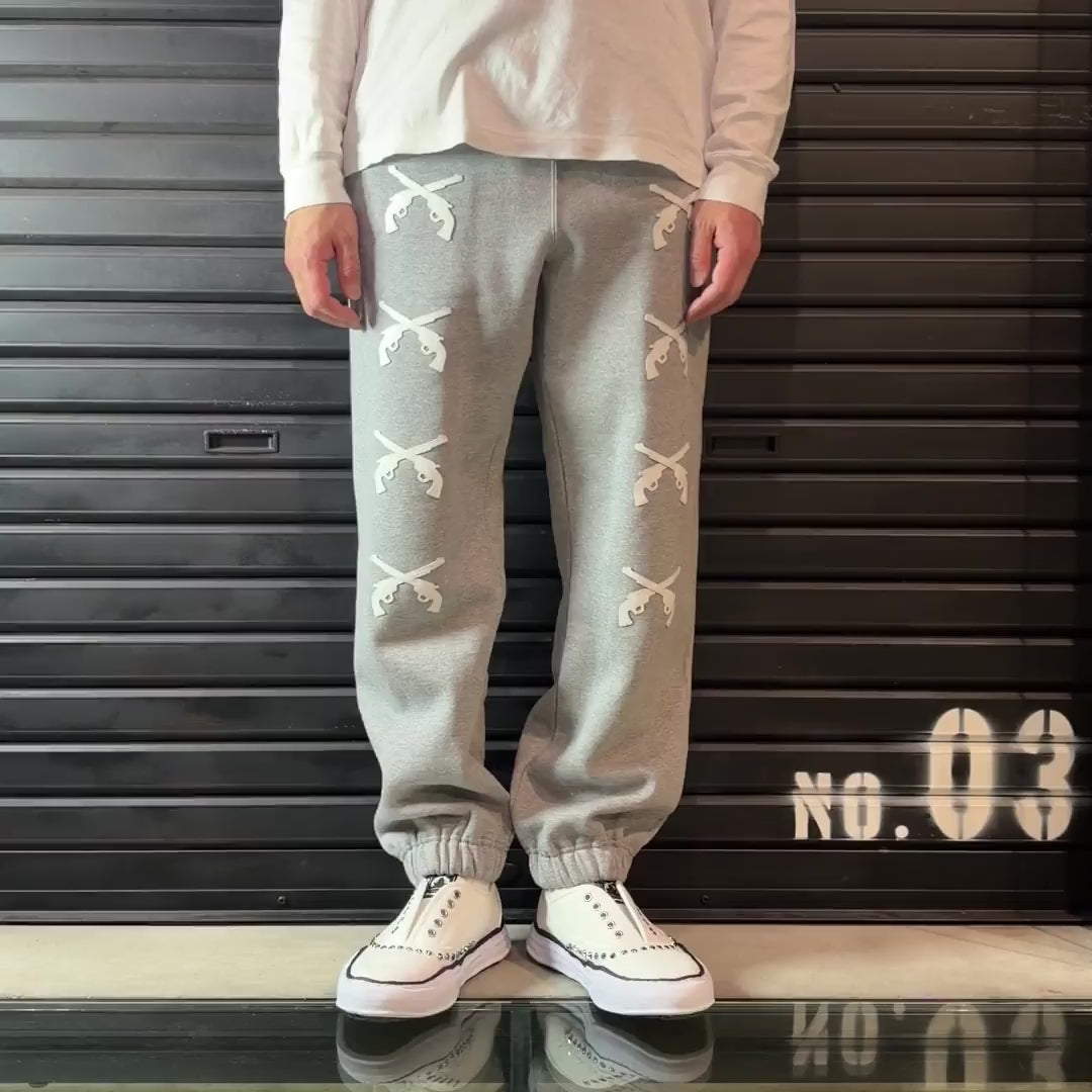 CROSSGUN LEATHER PATCH SWEAT PANTS / GRAY