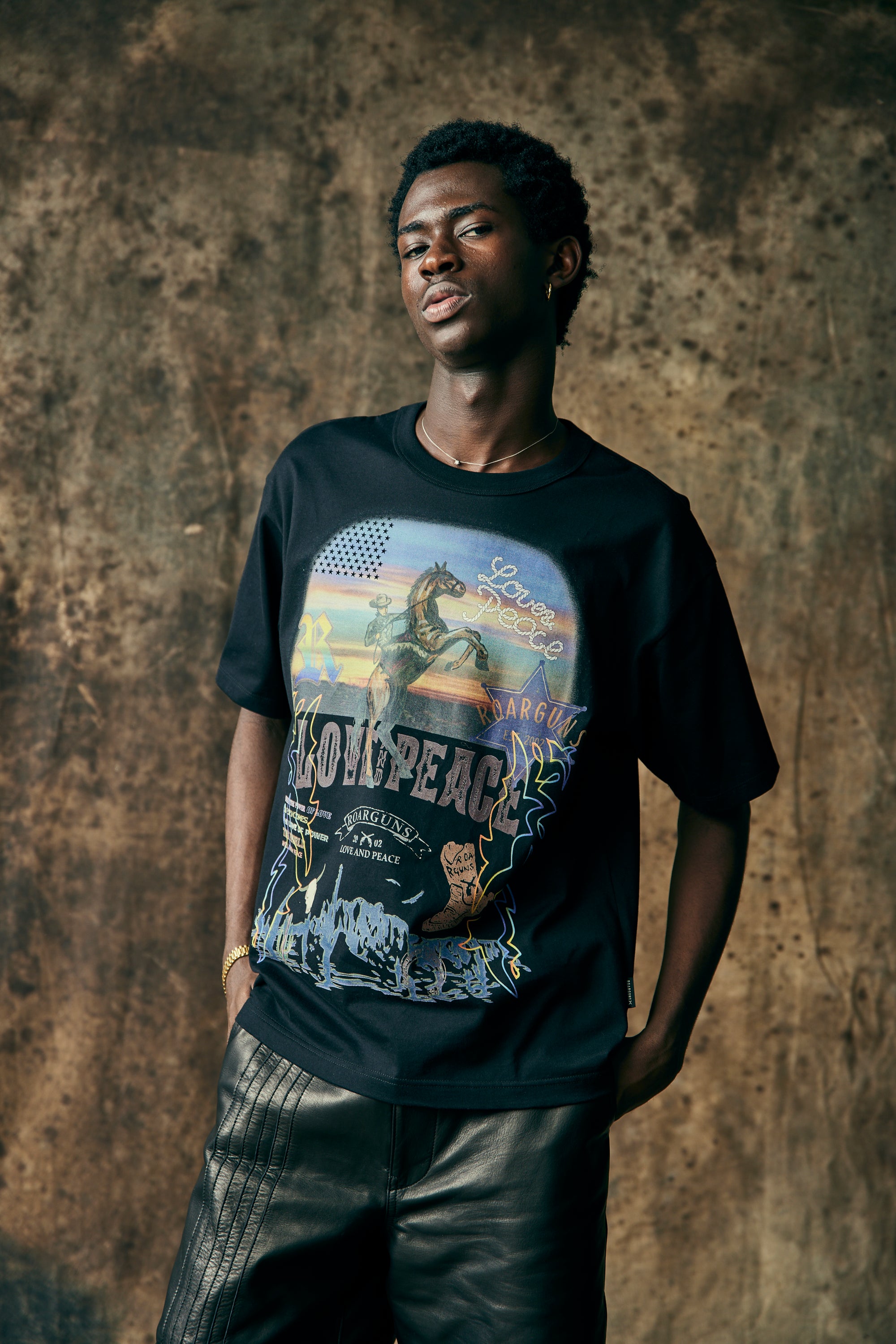 Load image into Gallery viewer, COWBOY PRINT T-SHIRT / WHITE